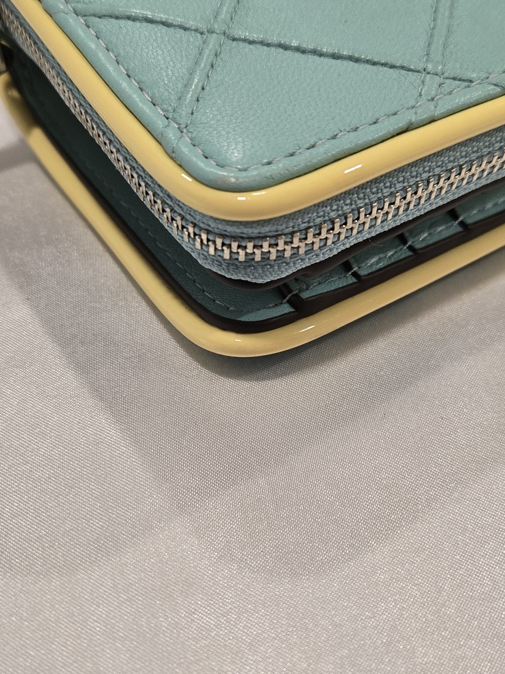 Tory Burch Quilted Aqua Leather Wristlet with Yellow Trim EUC - Picture 3 of 11